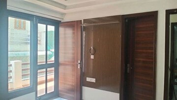 Room in 3 BHK Builder Floor at Sector 57 – for Rent