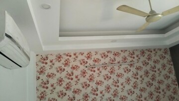 Room in 3 BHK Builder Floor at Sector 57 – for Rent