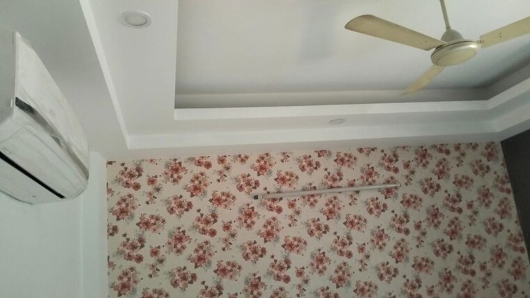 Room, sector 57 3 Bedroom 2100 Sq.Ft. Builder Floor In Sector 57 Gurgaon 9754755