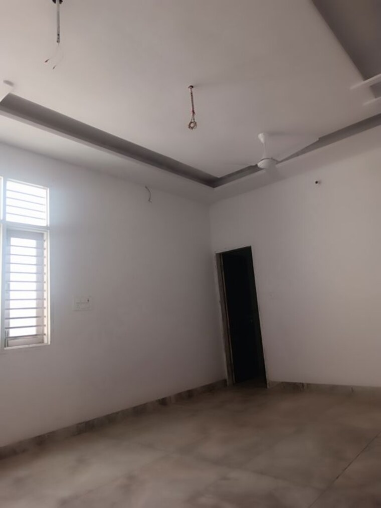 Room, modipuram 3 Bedroom 102 Sq.Yd. Independent House In Modipuram Meerut 9754791