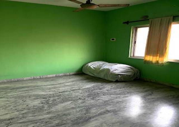 2 BHK + Store Room Apartment For Rent in Sealdah