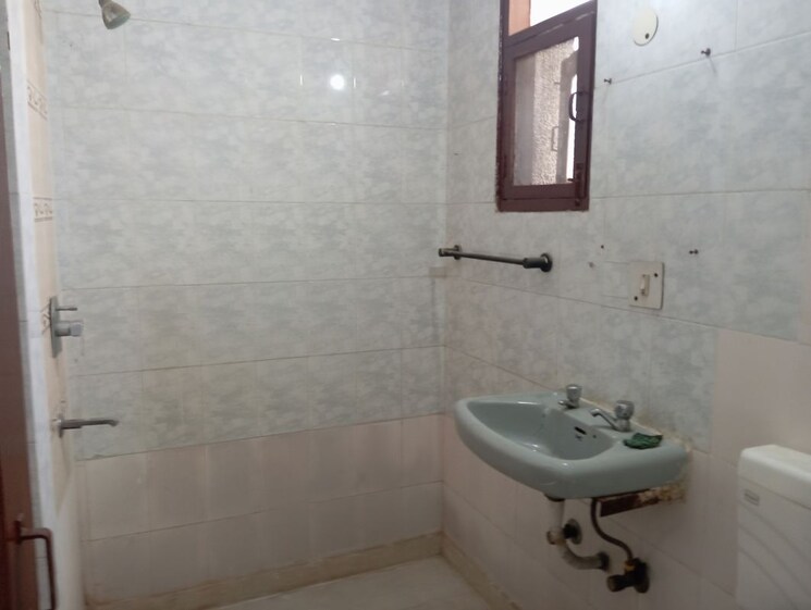 Bathroom, signature-global-solera-2 2 Bedroom 634 Sq.Ft. Apartment In Sector 107 Gurgaon 9754994