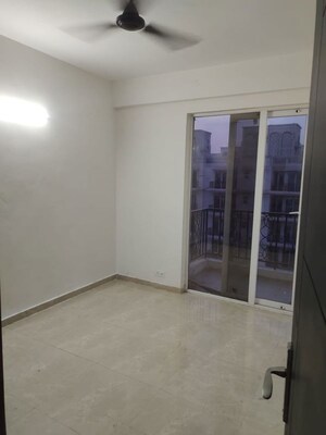 Room in 3 BHK Builder Floor at Signature Global Park 4 and 5, Sohna Sector 36 – for Rent