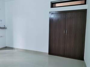 Room in 2 BHK Apartment at K Raheja Raheja Residency, Malad East – for Rent