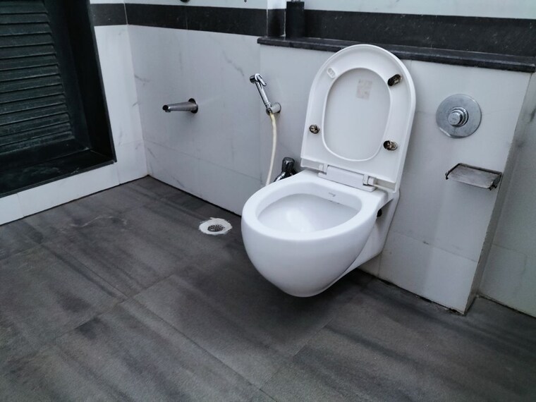 Bathroom, k-raheja-raheja-residency 2 Bedroom 1180 Sq.Ft. Apartment In Malad East Mumbai 9755109