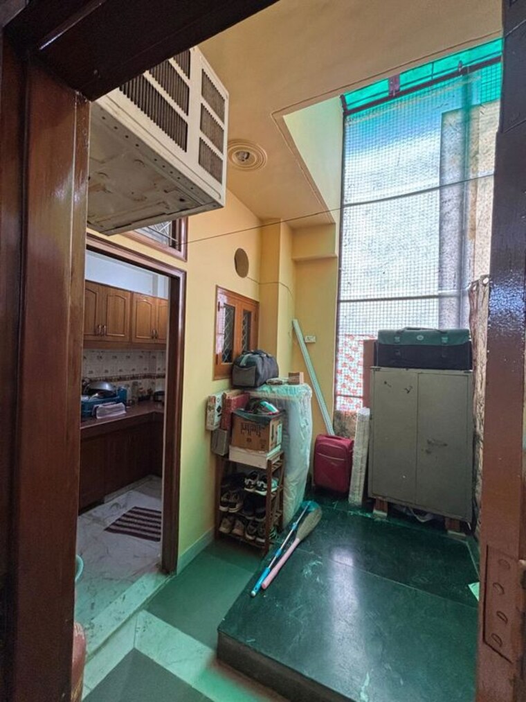 undefined, sector 23 2 Bedroom 1950 Sq.Ft. Independent House In Sector 23 Noida 9755111