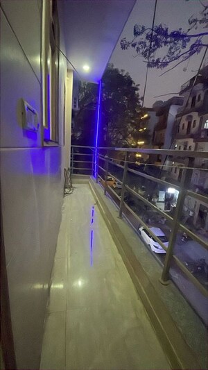 Balcony in Studio Builder Floor at Minarch Tower, Sector 44 – for Rent