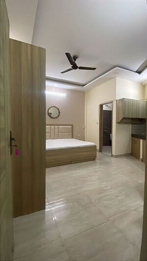 Room in Studio Builder Floor at Minarch Tower, Sector 44 – for Rent