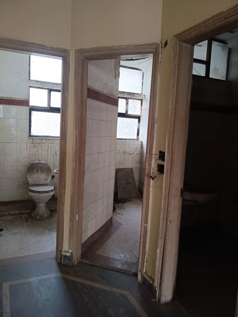 undefined, new friends colony 6 Bedroom 506 Sq.Yd. Independent House In New Friends Colony Delhi 9755222