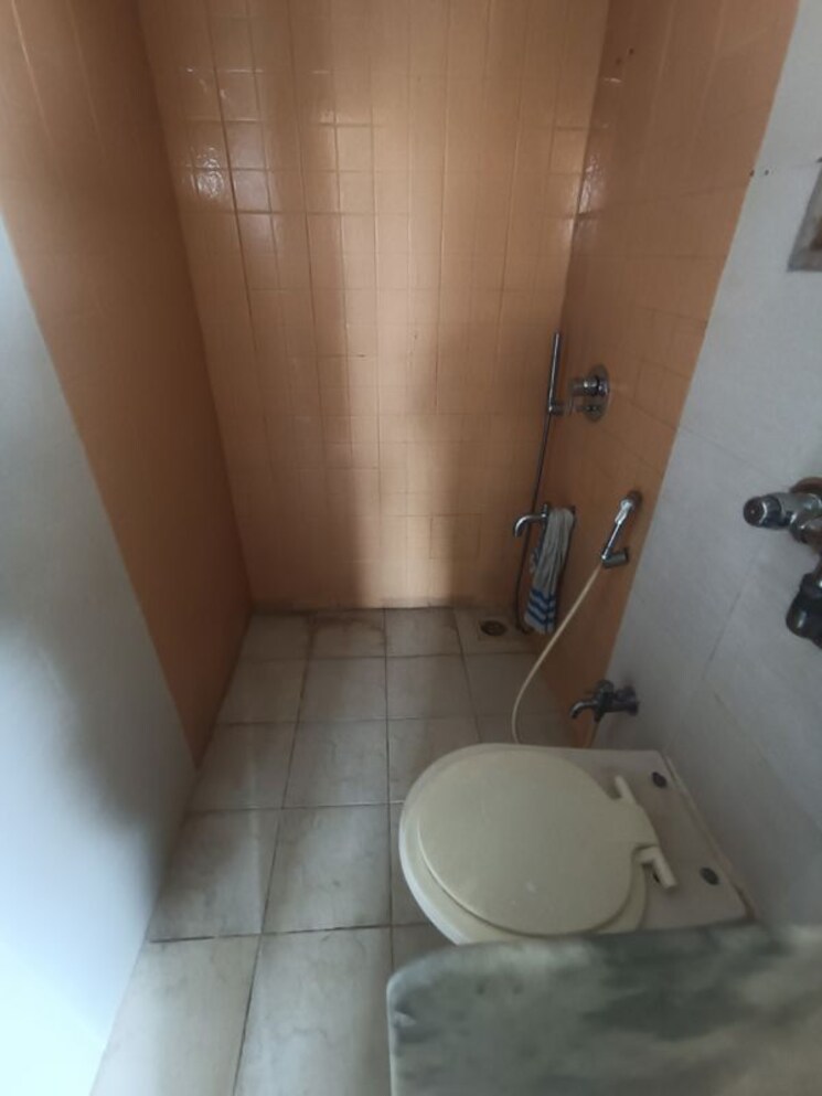 Bathroom, agarwal-trinity-towers 1 Bedroom 650 Sq.Ft. Apartment In Malad West Mumbai 9755258