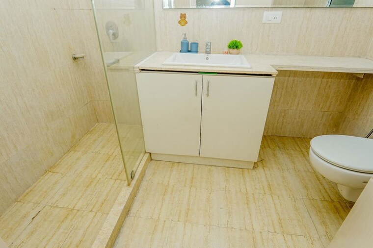 Bathroom, dlf-regal-gardens 3 Bedroom 1778 Sq.Ft. Apartment In Sector 90 Gurgaon 9755131