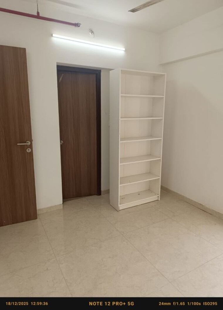 Room, poddar-spraha-diamond 1.5 Bedroom 500 Sq.Ft. Apartment In Chembur Mumbai 9755407