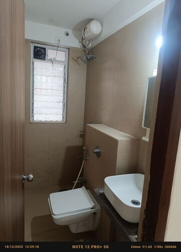 Bathroom in 1.5 BHK Apartment at Poddar Spraha Diamond, Chembur – for Rent