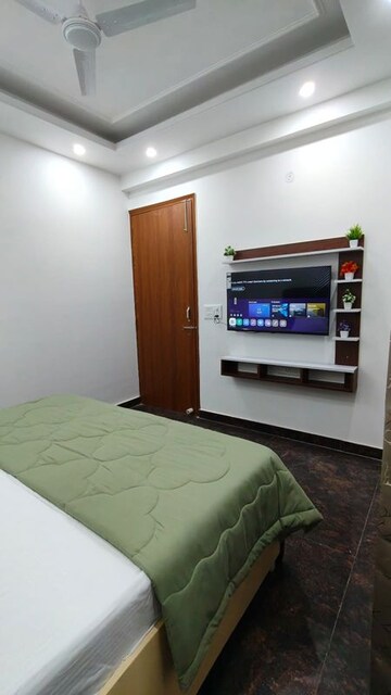 Bedroom in 1 BHK Builder Floor at Sector 56 – for Rent