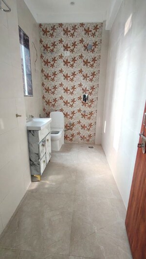 Bathroom in 1 BHK Builder Floor at Sector 56 – for Rent
