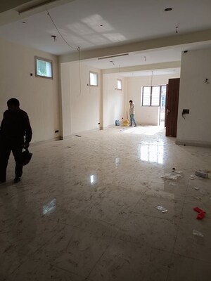  4 BHK Independent House at Maharani Bagh – for Sale