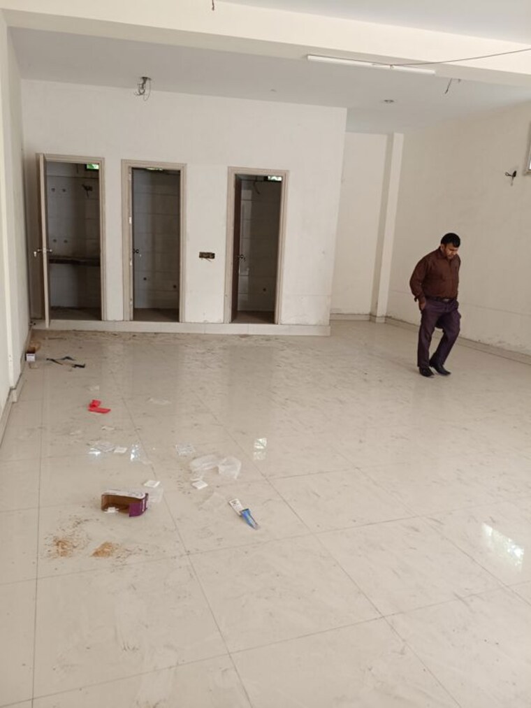 Room, maharani bagh 4 Bedroom 506 Sq.Yd. Independent House In Maharani Bagh Delhi 9755459