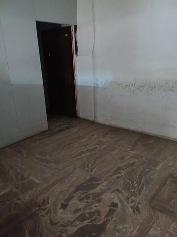 Room in 4 BHK Independent House at Maharani Bagh – for Sale