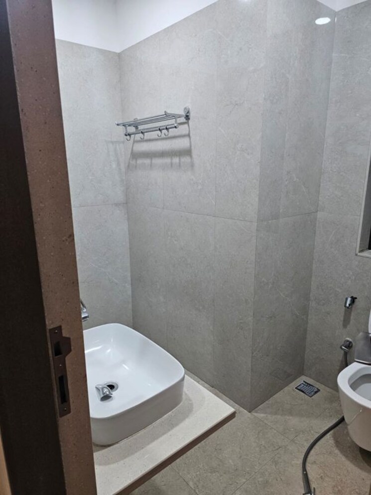 Bathroom, shree-krishna-devasya 2 Bedroom 1040 Sq.Ft. Apartment In Chembur Mumbai 9755248