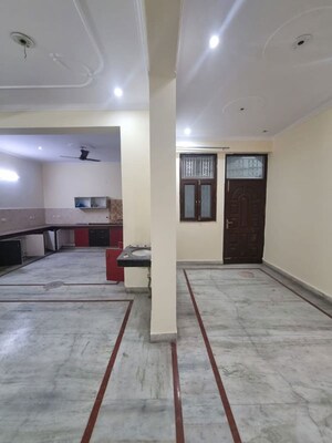 Room in 2 BHK Independent House at Sector 55 – for Rent