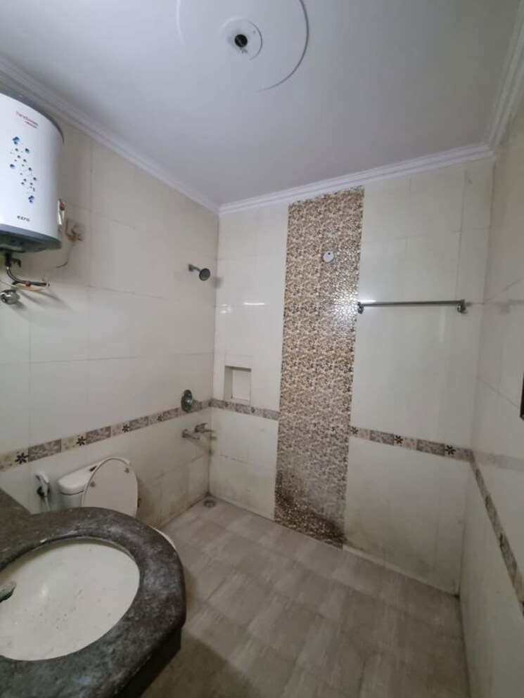 Bathroom, sector 55 2 Bedroom 1112 Sq.Ft. Independent House In Sector 55 Noida 9755623