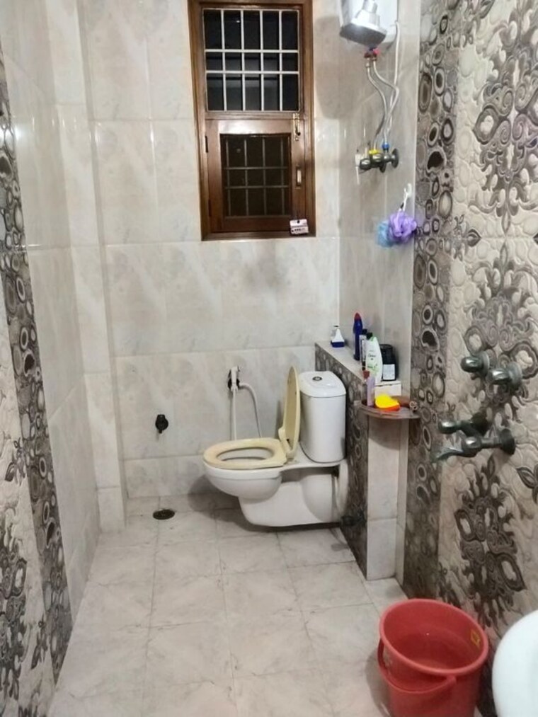 Bathroom, sector 23 2 Bedroom 1210 Sq.Ft. Independent House In Sector 23 Noida 9755668