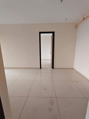 Room in 2 BHK Apartment at Chandak 34 Park Estate, Goregaon West – for Rent
