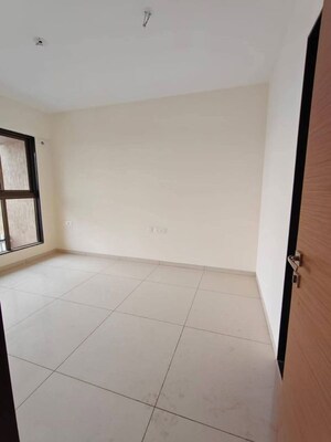 Room in 2 BHK Apartment at Chandak 34 Park Estate, Goregaon West – for Rent