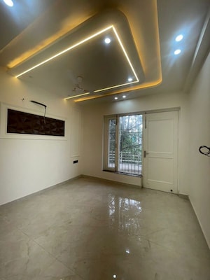 Room in 4 BHK Builder Floor at Ashoka Enclave 3, Sector 35 – for Sale