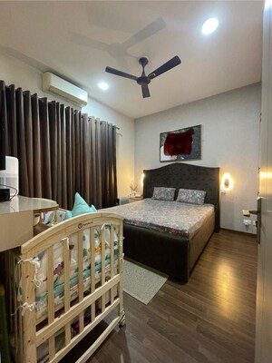 Bedroom in 4 BHK Builder Floor at Sector 56 – for Rent