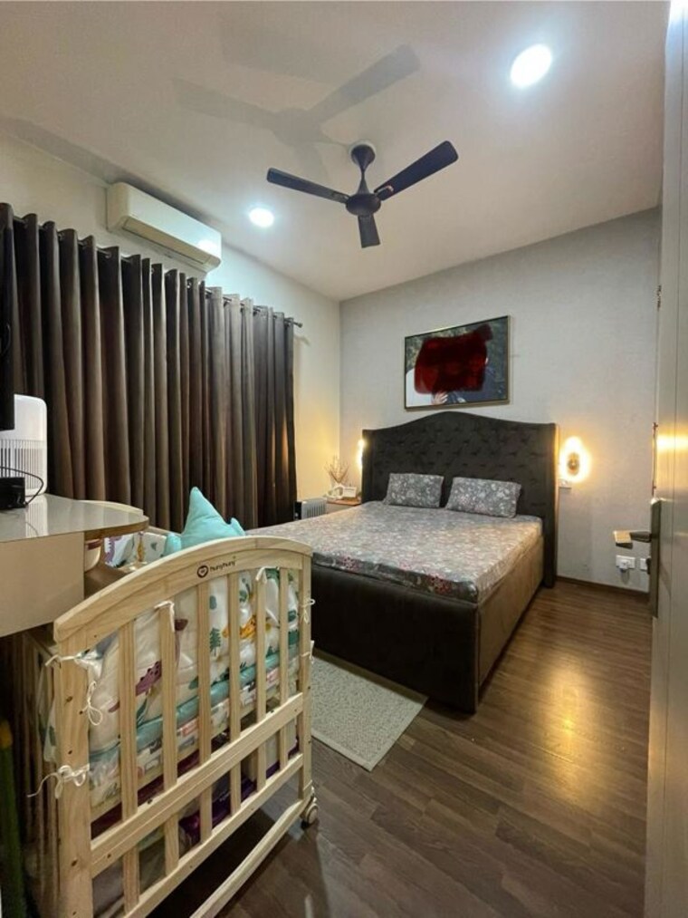 Bedroom, sector 56 4 Bedroom 300 Sq.Ft. Builder Floor In Sector 56 Gurgaon 9755810