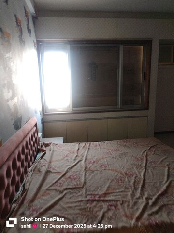 Bedroom in 3 BHK Apartment at Ashok Towers, Parel – for Rent