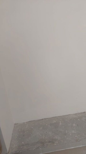 Room in 3 BHK Apartment at Amrapali Crystal Homes, Sector 76 – for Rent