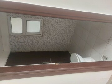 Furnished Amenities in 3 BHK Builder Floor at BPTP Park Elite Floor II, Sector 75 – for Sale