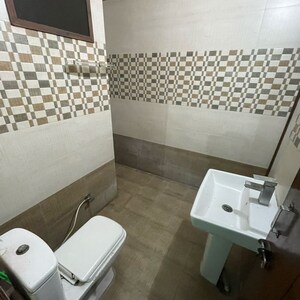 Team Area in 3 BHK Builder Floor at Sector 21d – for Rent