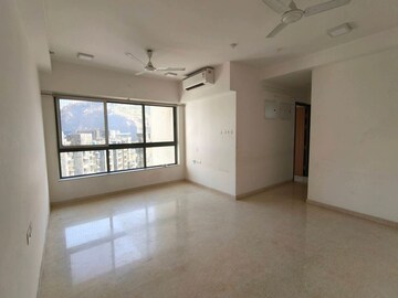 Room in 2 BHK Apartment at Shapoorji Pallonji Vicinia, Powai – for Sale
