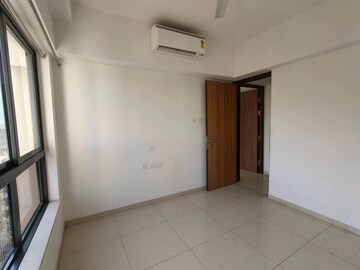 Room in 2 BHK Apartment at Shapoorji Pallonji Vicinia, Powai – for Sale