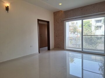 Room in 4 BHK Apartment at Banjara Hills – for Rent