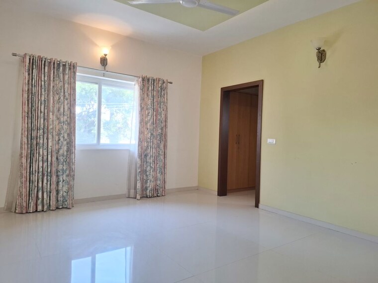 Room, banjara hills 4 Bedroom 5000 Sq.Ft. Apartment In Banjara Hills Hyderabad 9755920