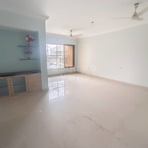 Room in 5 BHK Apartment at Emaar MGF The Palm Drive Villas, Sector 66 – for Rent