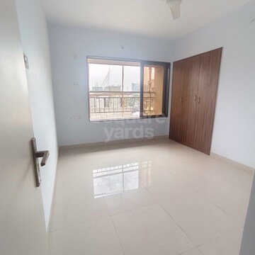 Room in 5 BHK Apartment at Emaar MGF The Palm Drive Villas, Sector 66 – for Rent