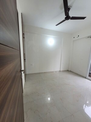 Room in 2.5 BHK Apartment at Smart World Gems, Sector 89 – for Rent