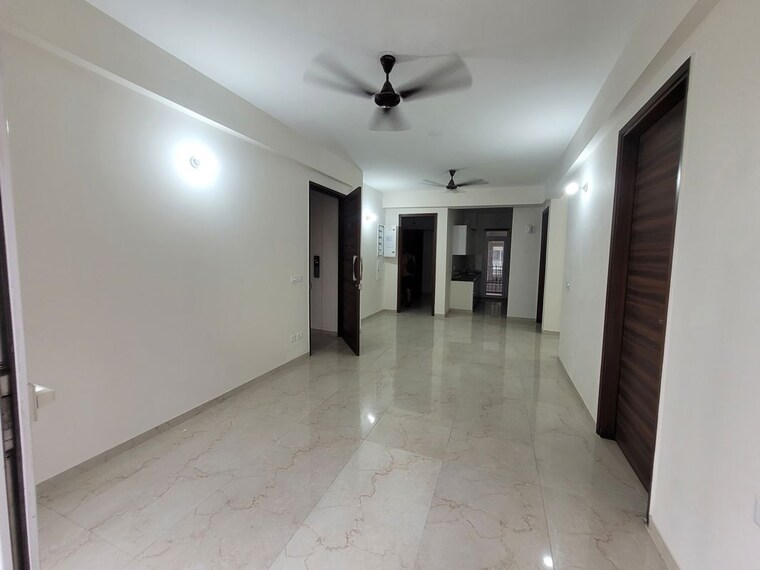 Room, smart-world-gems 2.5 Bedroom 1150 Sq.Ft. Apartment In Sector 89 Gurgaon 9750399