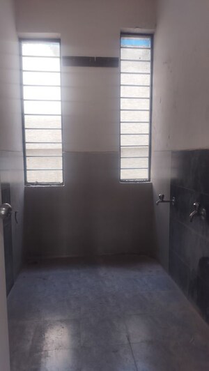 Room in 3 BHK Apartment at Jubilee Hills – for Rent