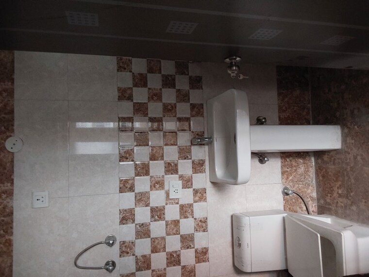 Bathroom, ansal-royal-heritage 2 Bedroom 1041 Sq.Ft. Apartment In Sector 70 Faridabad 9756200