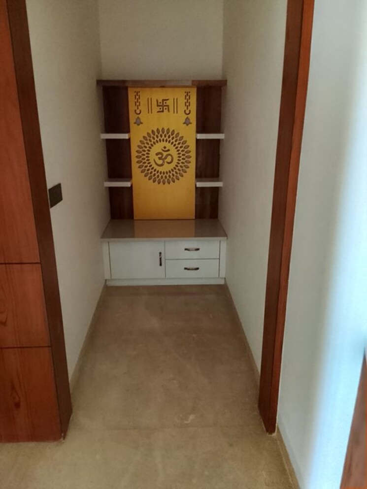 Room, palam vihar 3.5 Bedroom 270 Sq.Yd. Builder Floor In Palam Vihar Gurgaon 9756224