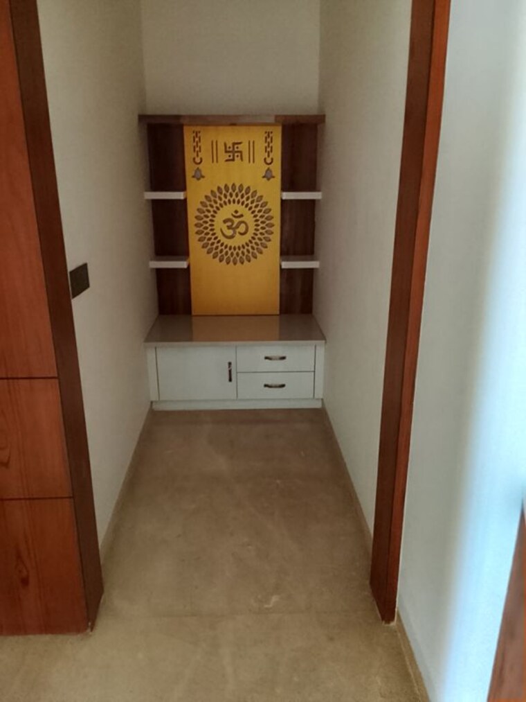 Room, palam vihar 3.5 Bedroom 270 Sq.Yd. Builder Floor In Palam Vihar Gurgaon 9756224