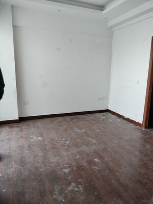 Room in 2.5 BHK Apartment at Urbtech Hilston, Sector 79 – for Rent