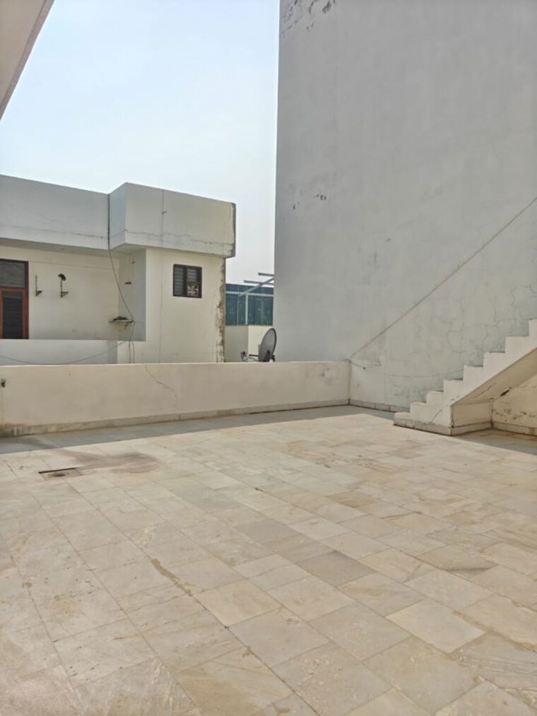 Terrace, sector 14 5 Bedroom 3150 Sq.Ft. Independent House In Sector 14 Faridabad 9474810