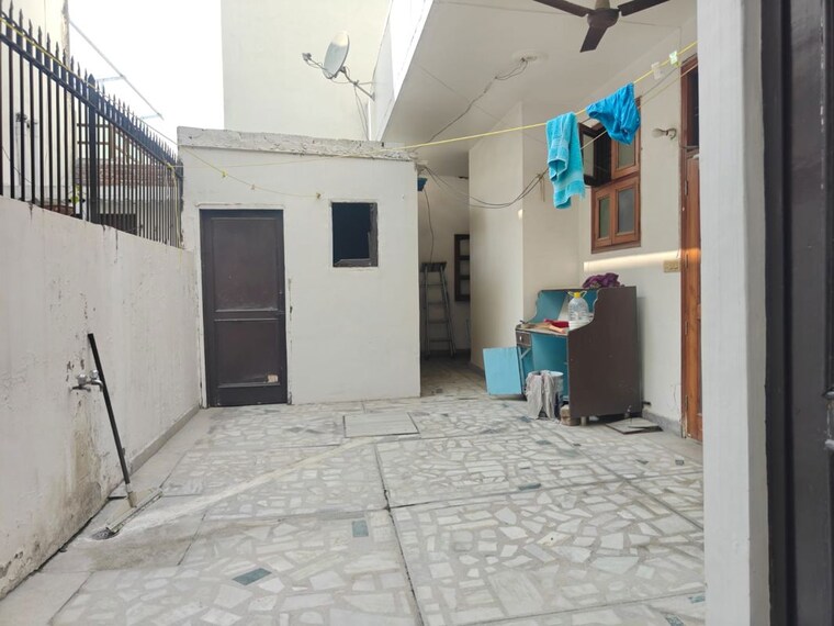 Team Area, sector 14 5 Bedroom 3150 Sq.Ft. Independent House In Sector 14 Faridabad 9474810